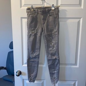 American Eagle light grey ripped jeans. Size 4.